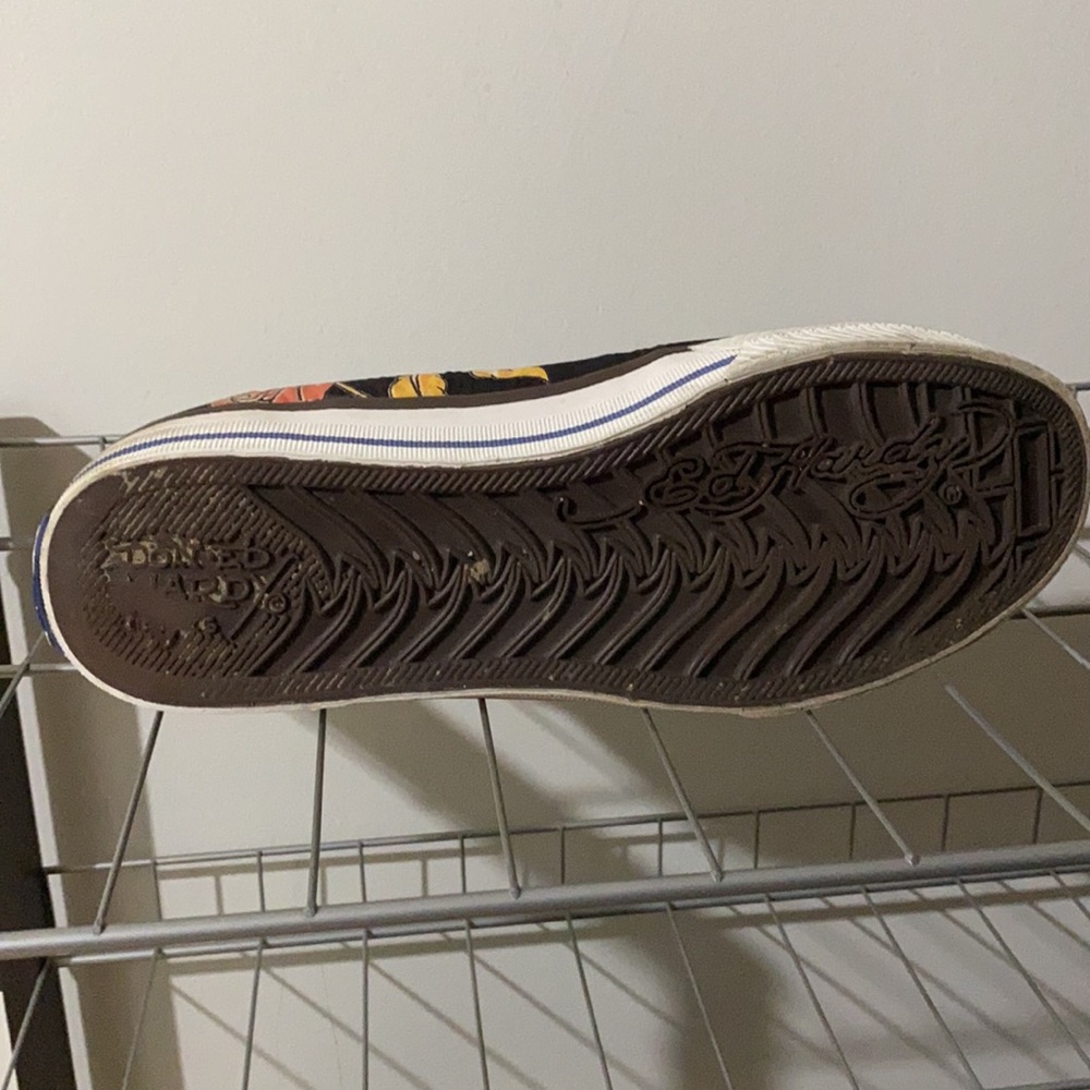 I am selling a pair of Ed Hardy runner’s - Picture 4 of 4